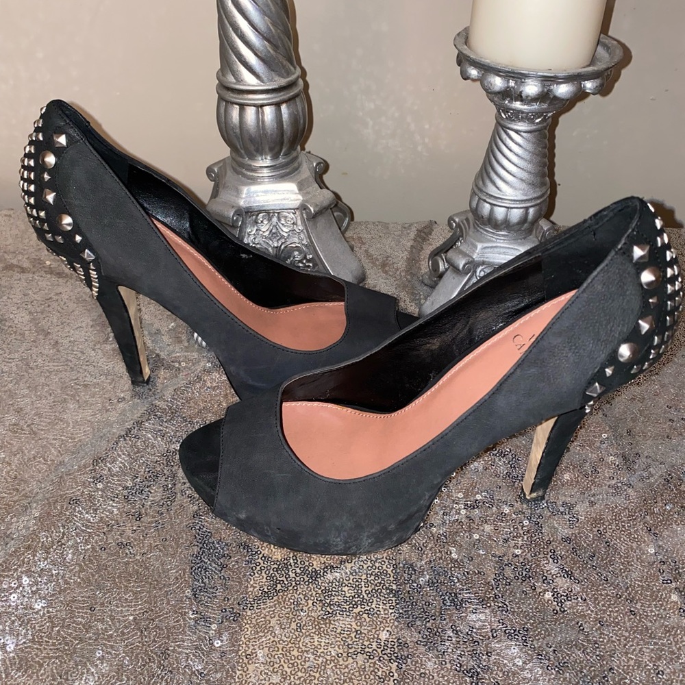 peep toe pump